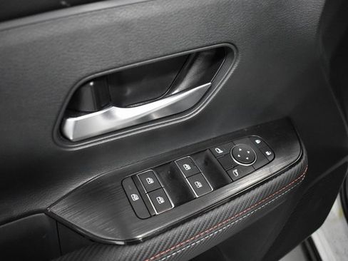 Certified 2025 Nissan Kicks SR image 14