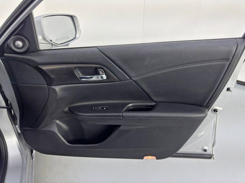 Used 2015 Honda Accord EX-L image 39