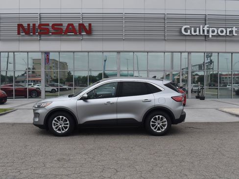 Used 2021 Ford Escape SE w/ Convenience Package FWD image 3