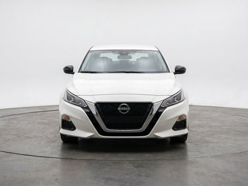 Used 2025 Nissan Altima 2.5 SV FWD image 2