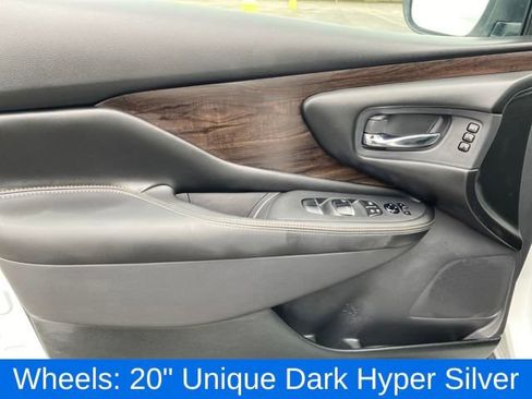 Used 2024 Nissan Murano Platinum image 11