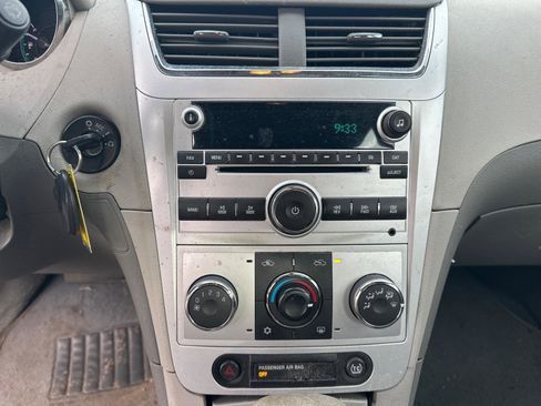 Used 2010 Chevrolet Malibu LS image 8