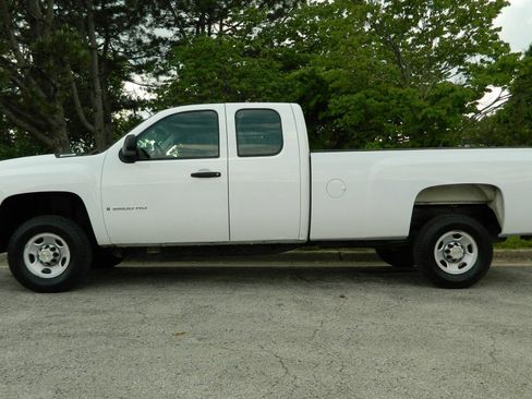 Used 2009 Chevrolet Silverado 2500 W/T RWD image 4