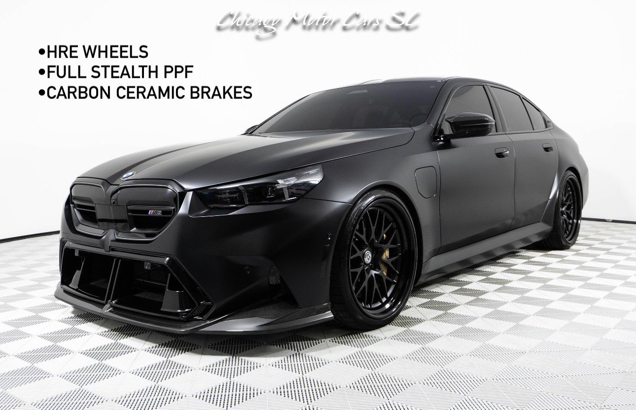 Used 2025 BMW M5 w/ Carbon Package AWD/4WD image 1