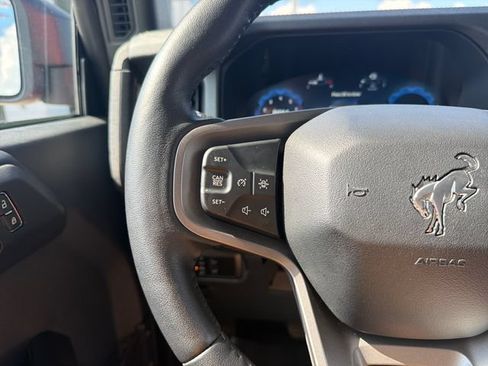Used 2025 Ford Bronco Badlands AWD/4WD image 14