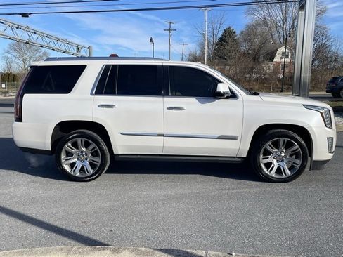 Certified 2016 Cadillac Escalade Premium image 18