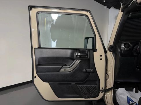 Used 2017 Jeep Wrangler Unlimited Sport w/ Connectivity Group AWD/4WD image 22