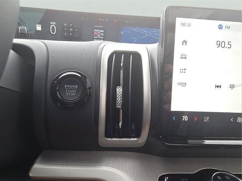 New 2025 Ford Expedition Max Active image 17