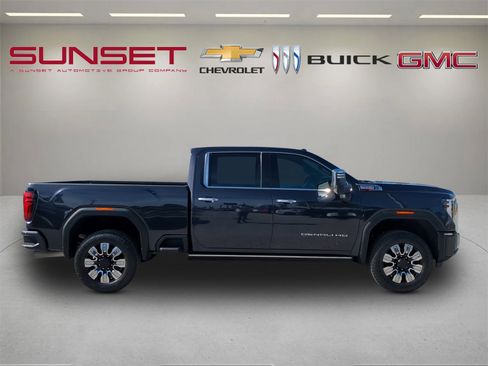 Certified 2024 GMC Sierra 2500 Denali w/ Denali Reserve Package image 3