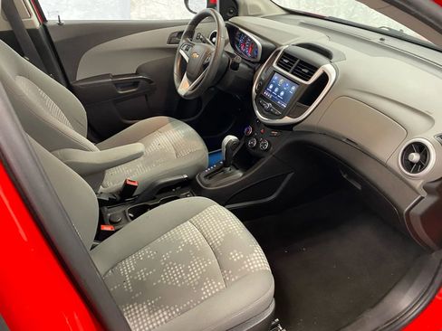 Used 2020 Chevrolet Sonic LT image 25