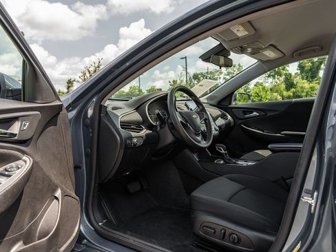 Used 2024 Chevrolet Malibu LS w/ Driver Confidence Package FWD image 17