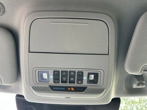 Used 2021 Ford Explorer XLT w/ Equipment Group 202A AWD/4WD image 38