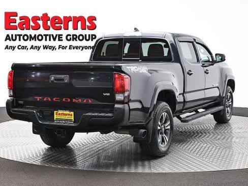 Used 2019 Toyota Tacoma TRD Sport w/ TRD Premium Sport Package image 5