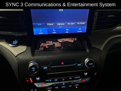 Used 2020 Ford Explorer XLT w/ Comfort Package image 9