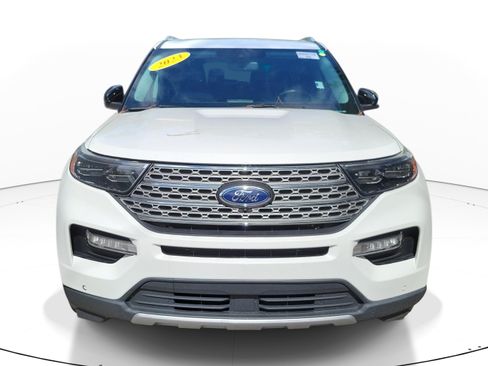 Used 2023 Ford Explorer Limited w/ Equipment Group 301A RWD image 2