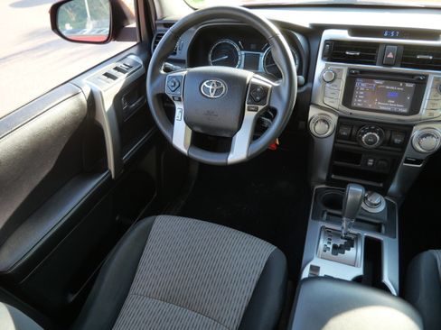 Used 2016 Toyota 4Runner SR5 AWD/4WD image 9