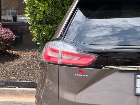 Used 2019 Ford Edge Titanium w/ Equipment Group 301A FWD image 15