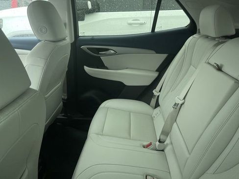 Used 2025 Buick Envision Avenir AWD/4WD image 6