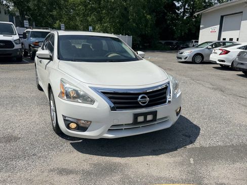 Used 2013 Nissan Altima 2.5 SV w/ 2.5SV Convenience Pkg image 4