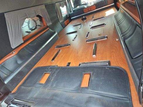Used 2011 Cadillac DTS Hearse FWD image 21