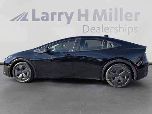 Used 2023 Toyota Prius LE image 5