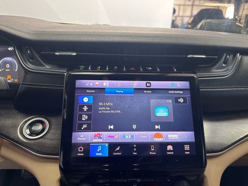 Used 2021 Jeep Grand Cherokee L Limited image 15