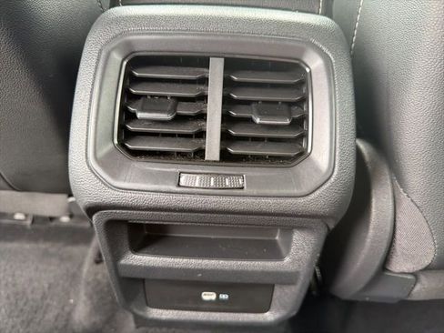 Used 2023 Volkswagen Taos SE w/ Black Wheel Package FWD image 15