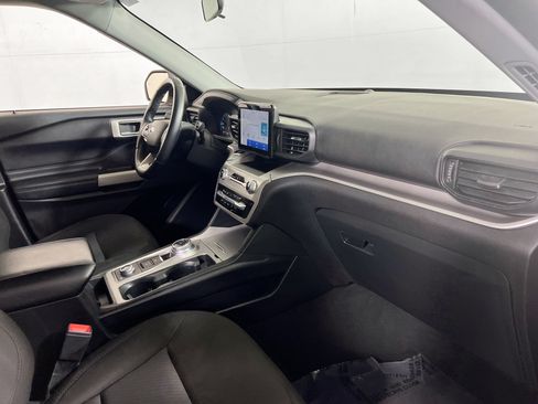 Used 2022 Ford Explorer XLT AWD/4WD image 28