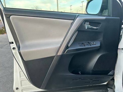 Used 2018 Toyota RAV4 XLE w/ Convenience Package AWD/4WD image 13