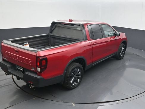 Used 2025 Honda Ridgeline Sport image 12