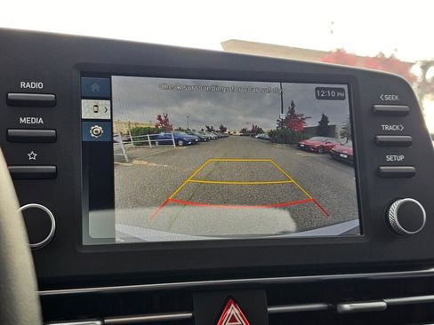 New 2025 Hyundai Elantra SE image 19