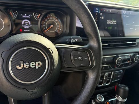 Used 2024 Jeep Gladiator Sport AWD/4WD image 16