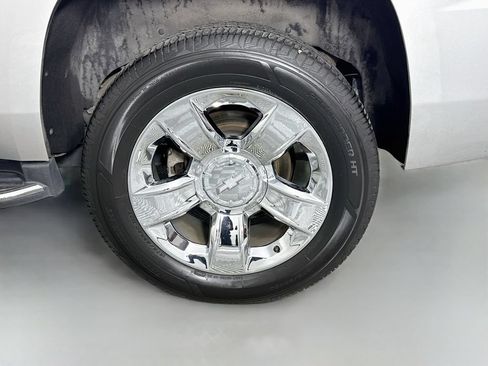 Used 2018 Chevrolet Tahoe Premier AWD/4WD image 35