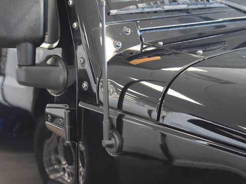 Used 2018 Jeep Wrangler Unlimited Sport S image 34