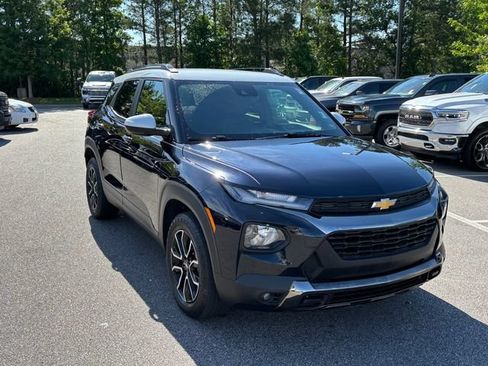 Used 2021 Chevrolet TrailBlazer ACTIV w/ Driver Confidence Package FWD image 8