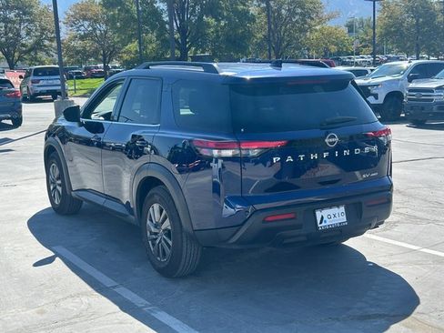 Used 2022 Nissan Pathfinder SV image 6