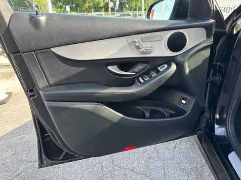 Used 2019 Mercedes-Benz GLC 300 w/ Premium Package image 24