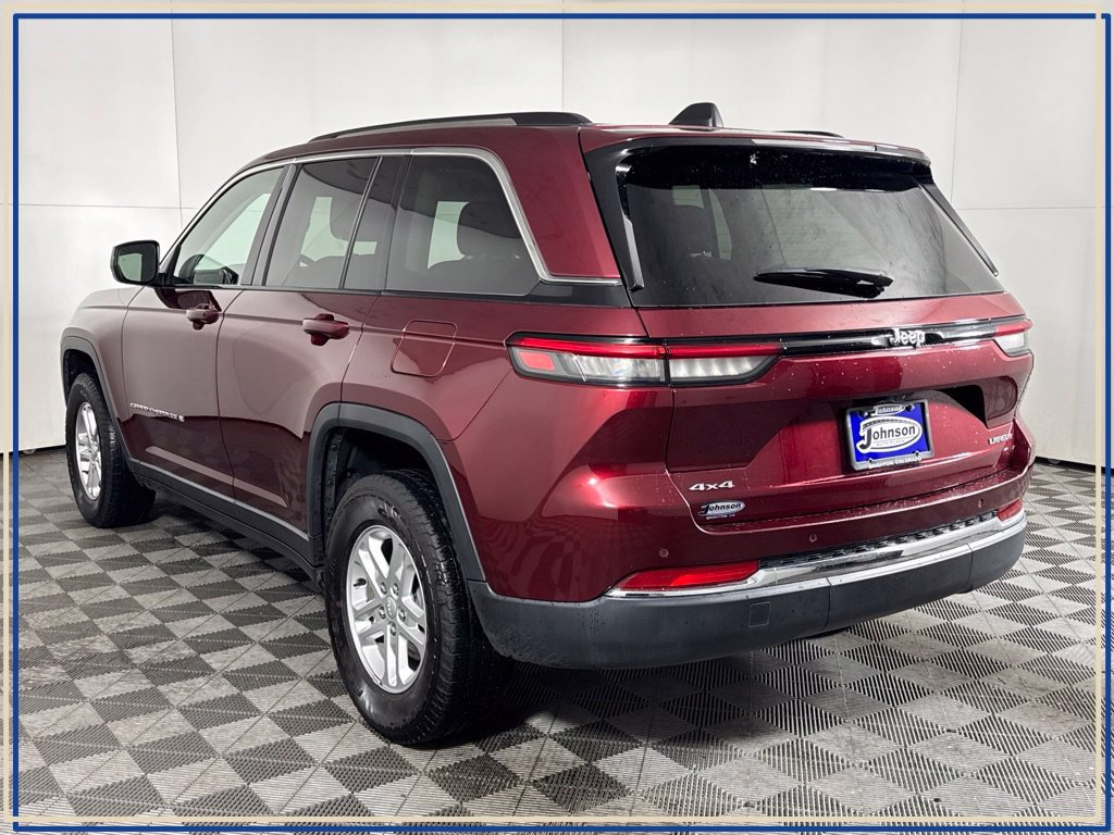 Used 2023 Jeep Grand Cherokee Laredo AWD/4WD image 11