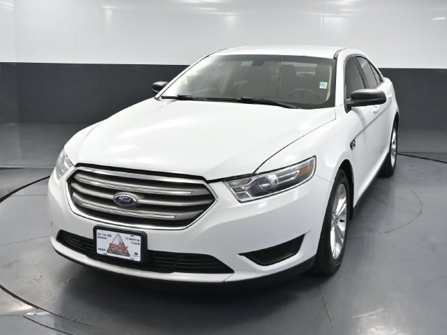 Used 2018 Ford Taurus SE FWD image 8