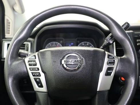 Used 2017 Nissan Titan S image 16