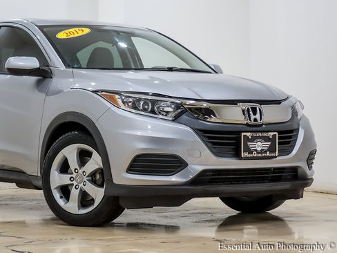 Used 2019 Honda HR-V LX image 2
