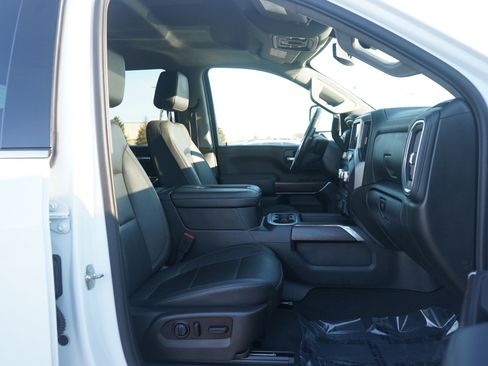 Used 2021 GMC Sierra 3500 SLT w/ SLT Premium Package image 11