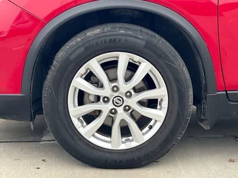 Used 2017 Nissan Rogue SV FWD image 25