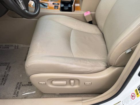 Used 2010 Toyota Highlander Limited AWD/4WD image 10