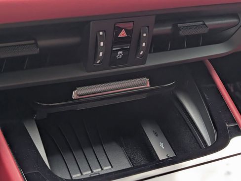 Certified 2025 Porsche Cayenne GTS AWD/4WD image 23
