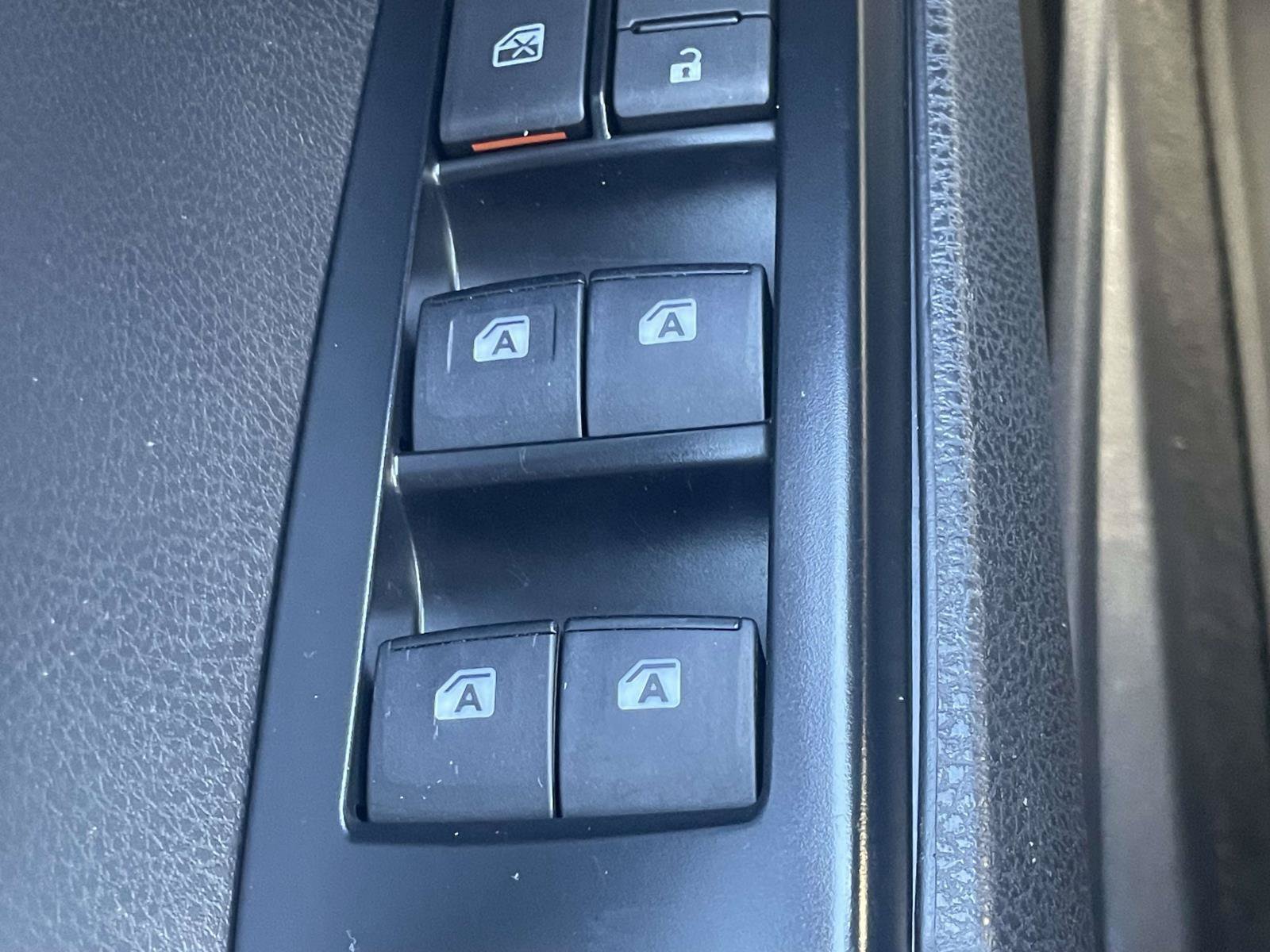 Used 2019 Toyota Camry SE FWD image 24