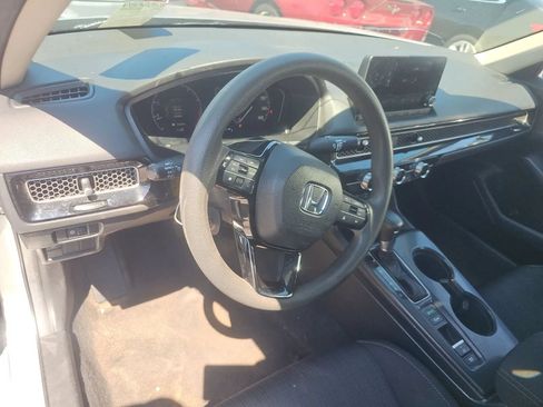 Used 2025 Honda Civic LX image 9