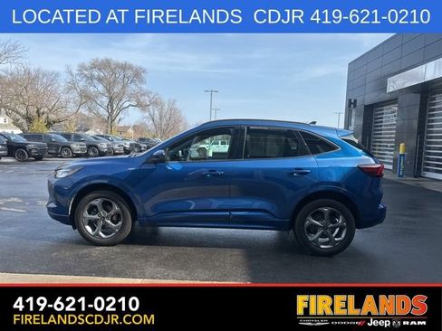 Used 2023 Ford Escape ST-Line Select AWD/4WD image 4