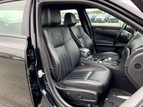 Used 2021 Chrysler 300 S image 8