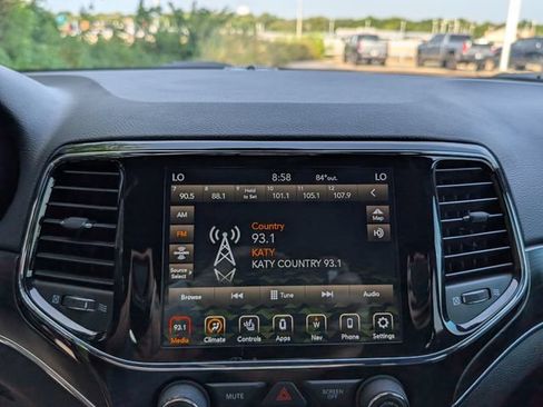 Used 2022 Jeep Grand Cherokee Limited w/ Tech Group RWD image 6